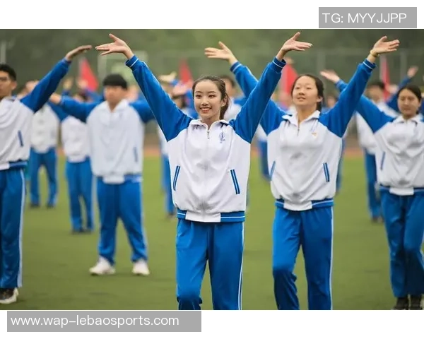 清华附中足球队奋勇争先展现青春风采与团队精神的精彩瞬间