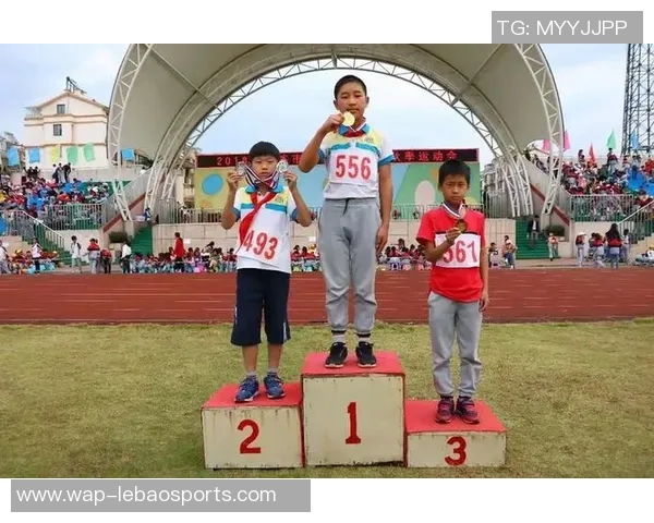 练市小学足球队积极备战校园联赛培养孩子们的团队精神与竞技能力