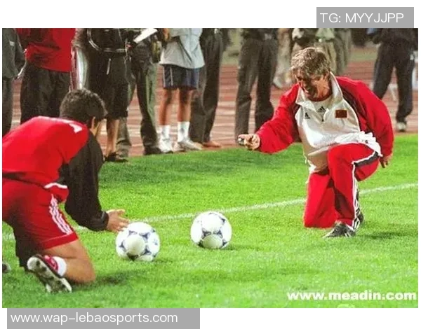 足球教练那:如何培养年轻球员的技术与战术意识提升球队整体实力 足球教练那:如何培养年轻球员的技术与战术意识提升球队整体实力