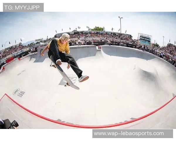 重庆滑板队与北京滑板队赛后复盘速度较量的精彩瞬间与战术分析 重庆滑板队与北京滑板队赛后复盘速度较量的精彩瞬间与战术分析